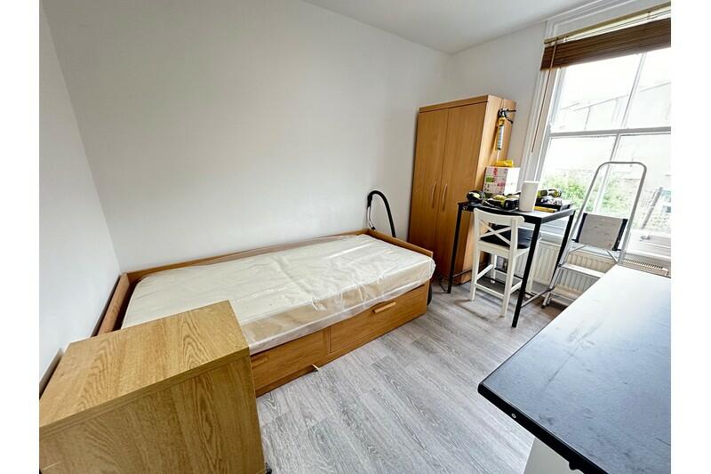0 bed Studio for rent in Hammersmith. From LONDON HomeLets Ltd
