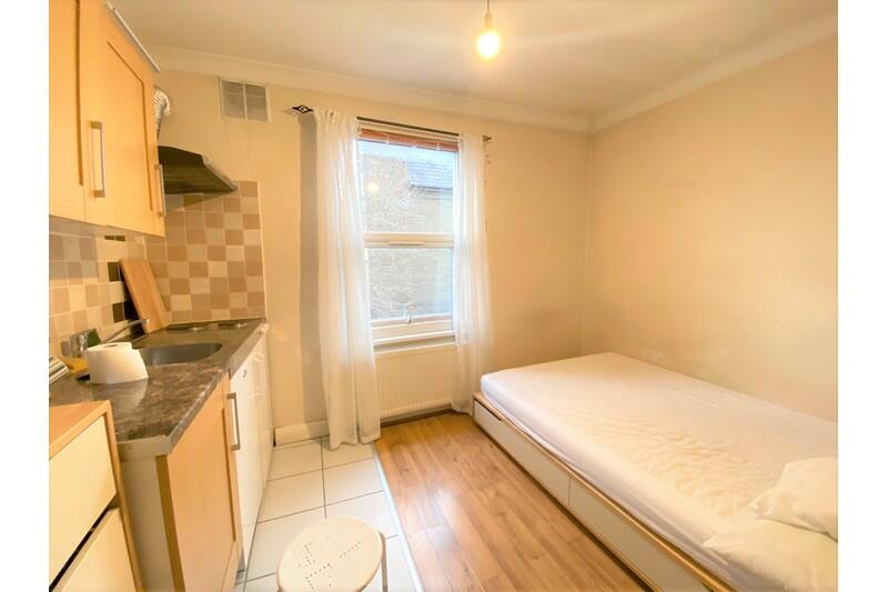 0 bed Studio for rent in Hammersmith. From LONDON HomeLets Ltd