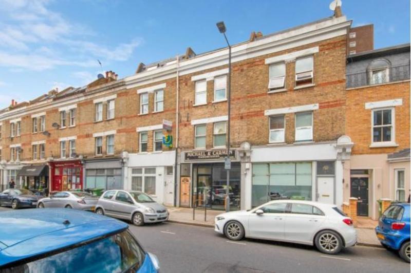 2 bed 1st Floor Flat for rent in London. From LONDON HomeLets Ltd