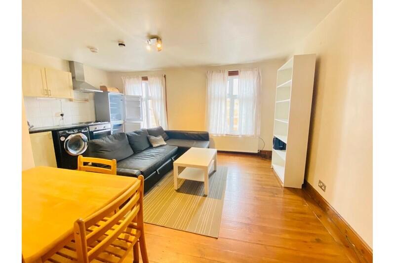 2 bed 1st Floor Flat for rent in Hammersmith. From LONDON HomeLets Ltd