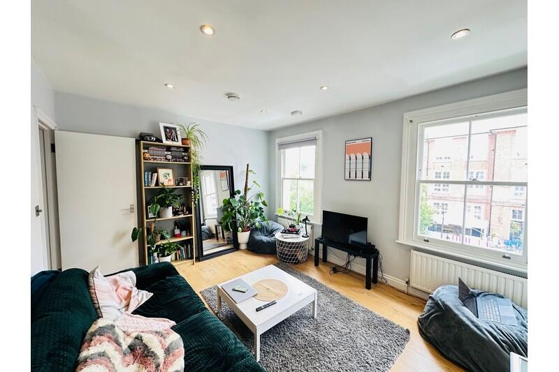 1 bed 1st Floor Flat for rent in Hammersmith. From LONDON HomeLets Ltd