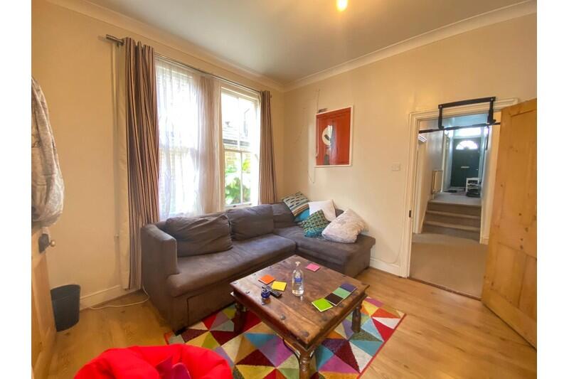 2 bed 1st Floor Flat for rent in Hammersmith. From LONDON HomeLets Ltd 2 bed 1st Floor Flat for rent in Hammersmith. From LONDON HomeLets Ltd