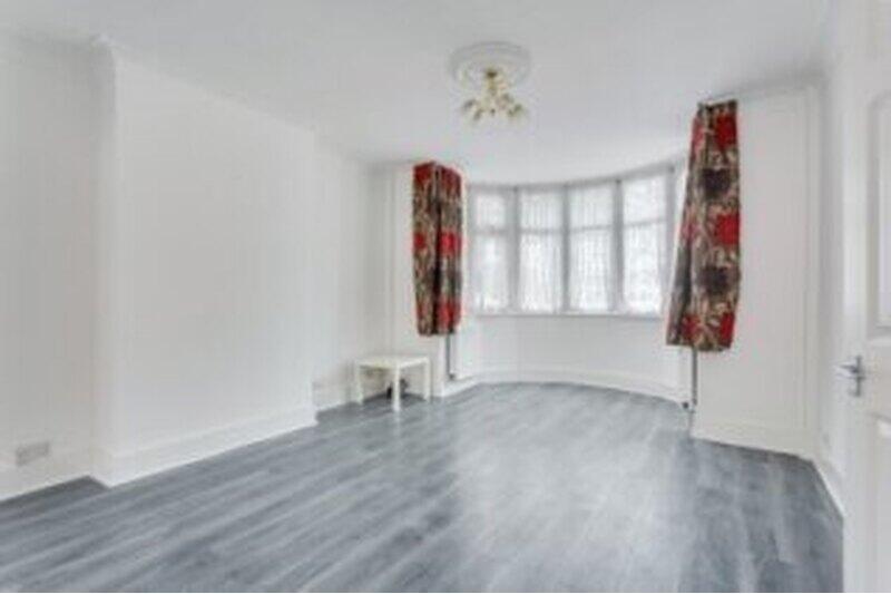 3 bed 1st Floor Flat for rent in Kensington. From LONDON HomeLets Ltd 3 bed 1st Floor Flat for rent in Kensington. From LONDON HomeLets Ltd