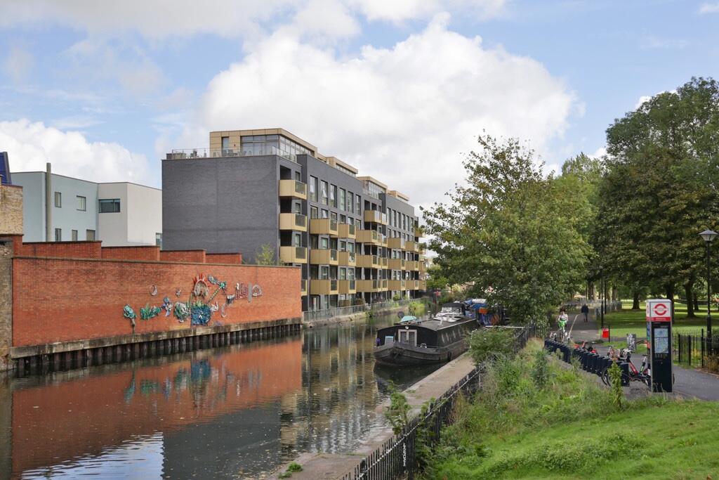 2 bed Apartment for rent in London. From London Land and New Homes - Mayfair
