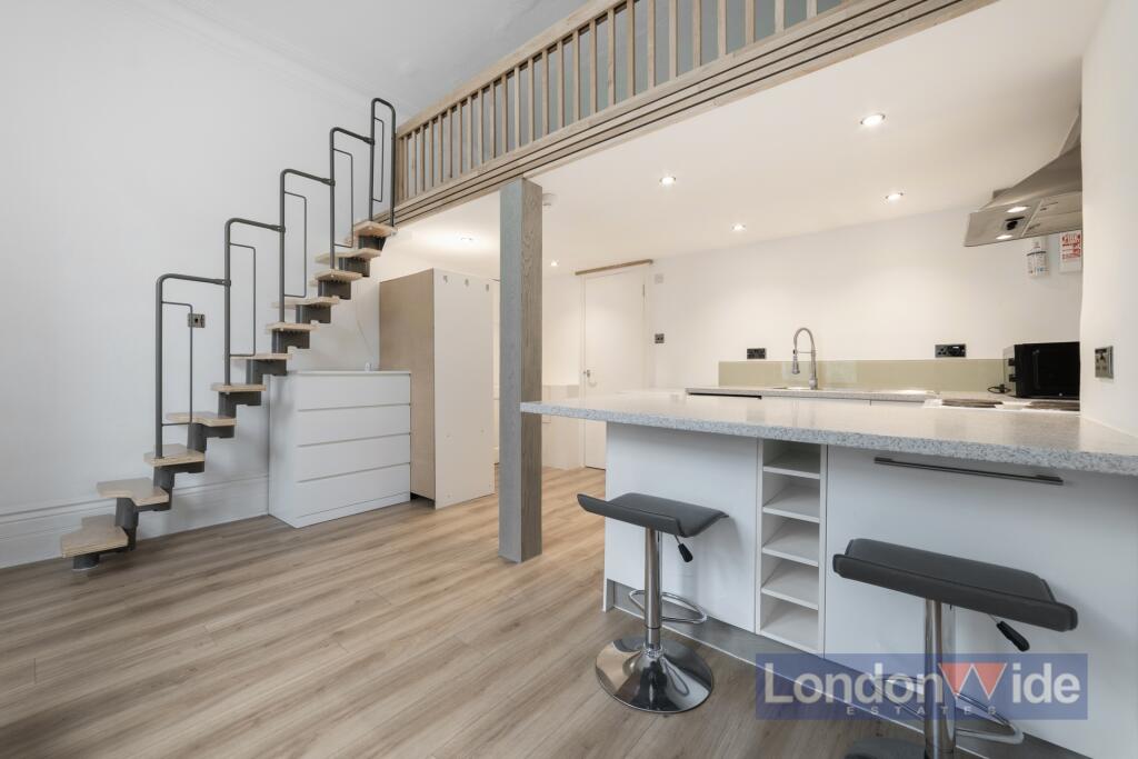 4 bed Studio for rent in Paddington. From London Wide Estates 4 bed Studio for rent in Paddington. From London Wide Estates