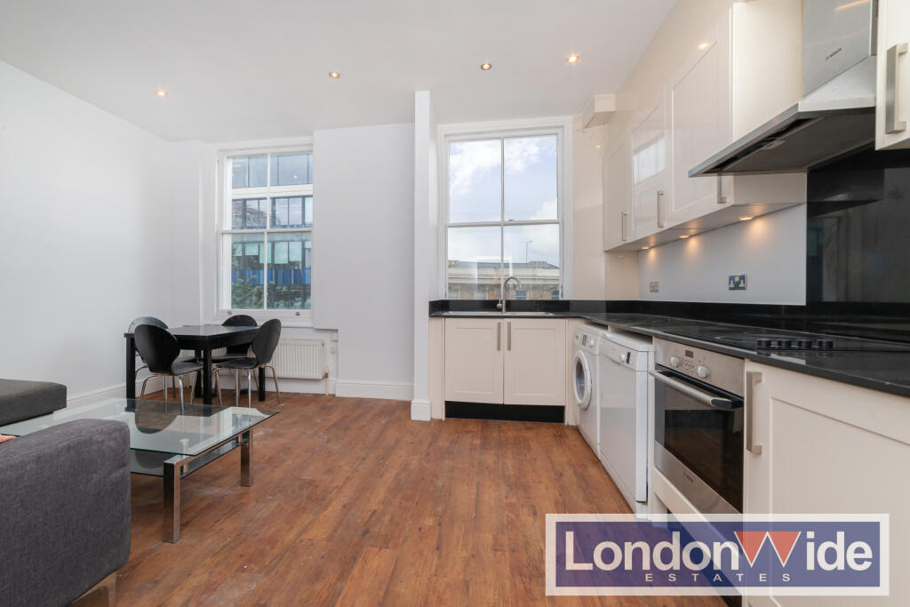 3 bed Duplex for rent in Kensington. From London Wide Estates 3 bed Duplex for rent in Kensington. From London Wide Estates