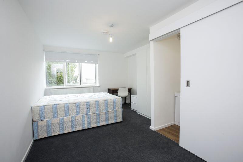 1 bed Flat Share for rent in Stepney. From Look Property Services Ltd - Bow
