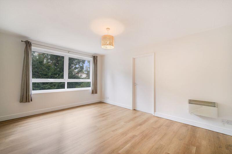 1 bed 1st Floor Flat for rent in Bow. From Look Property Services Ltd - Bow