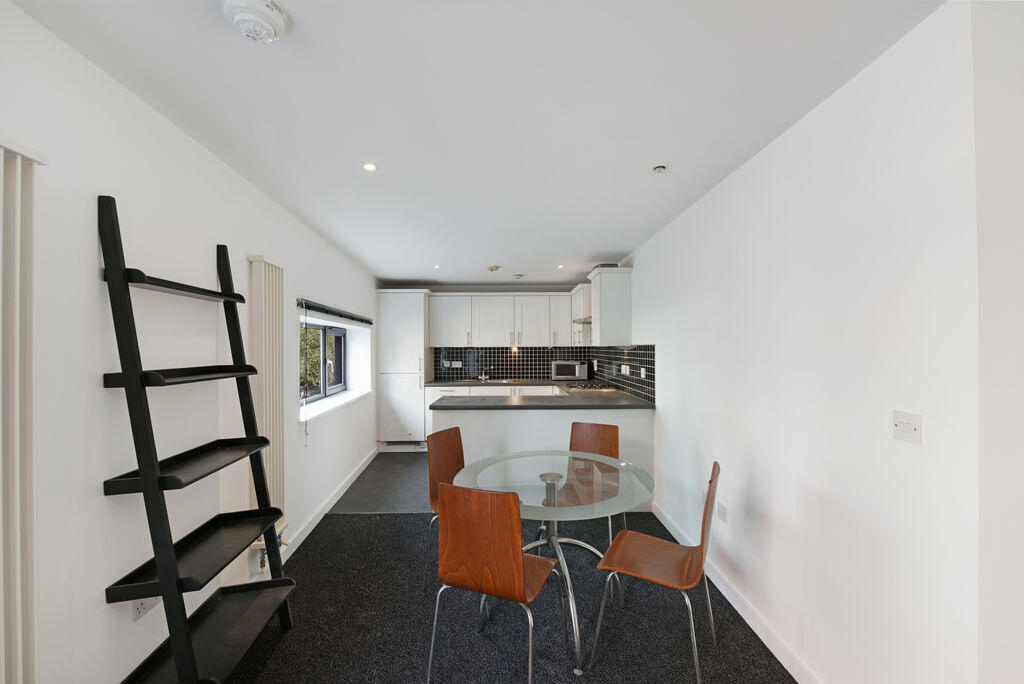 2 bed 1st Floor Flat for rent in Stratford. From Look Property Services Ltd - Bow