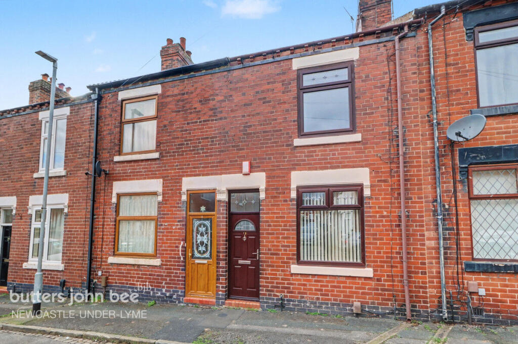 3 bed Mid Terraced House for rent in Newcastle-under-Lyme. From Butters John Bee - Newcastle Under Lyme