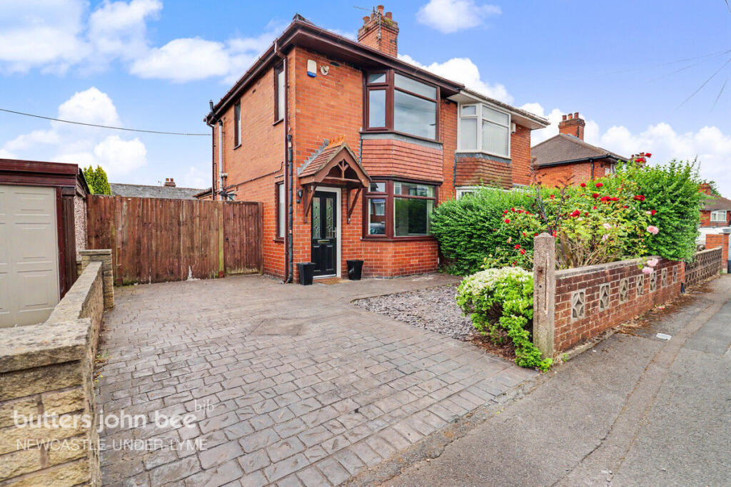 2 bed Semi Detached for rent in Stoke-on-Trent. From Butters John Bee - Newcastle Under Lyme 2 bed Semi Detached for rent in Stoke-on-Trent. From Butters John Bee - Newcastle Under Lyme