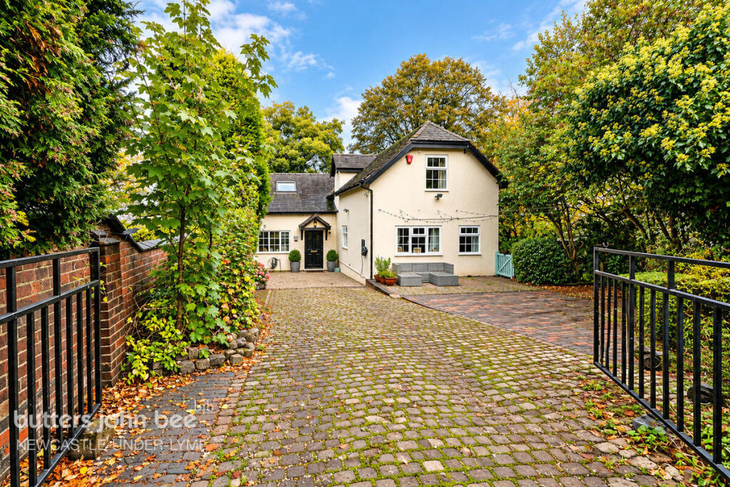 4 bed Detached for rent in Hanchurch. From Butters John Bee - Newcastle Under Lyme 4 bed Detached for rent in Hanchurch. From Butters John Bee - Newcastle Under Lyme