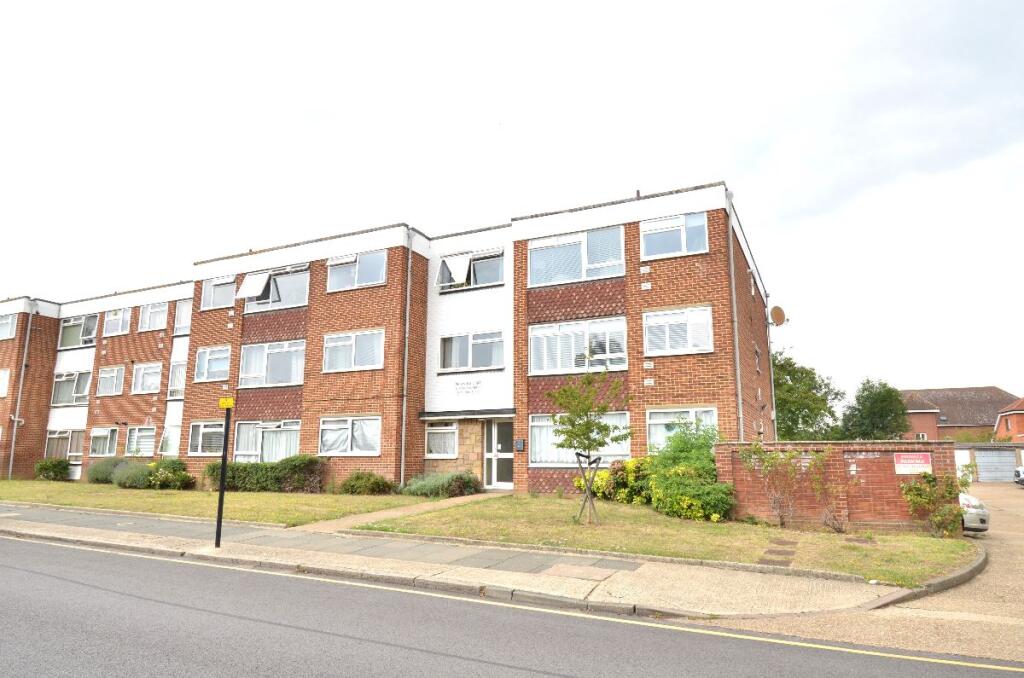 2 bed 1st Floor Flat for rent in Hornchurch. From Lux Homes - London & Essex