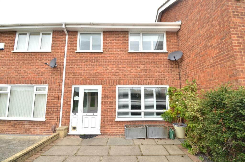 3 bed Mid Terraced House for rent in Hornchurch. From Lux Homes - London & Essex