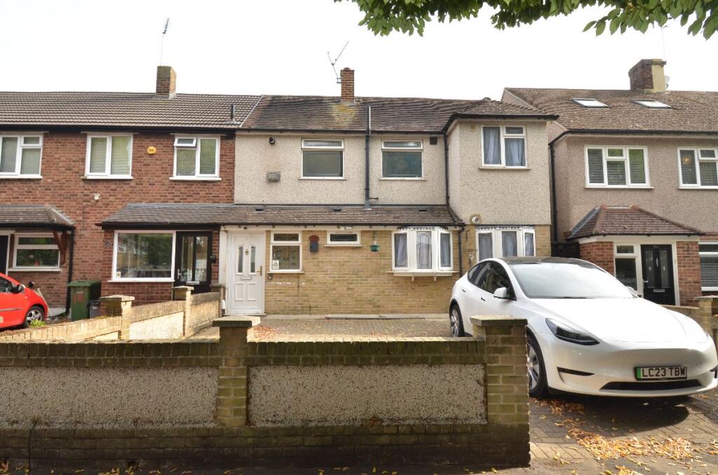 4 bed Semi Detached for rent in Great Warley. From Lux Homes - London & Essex