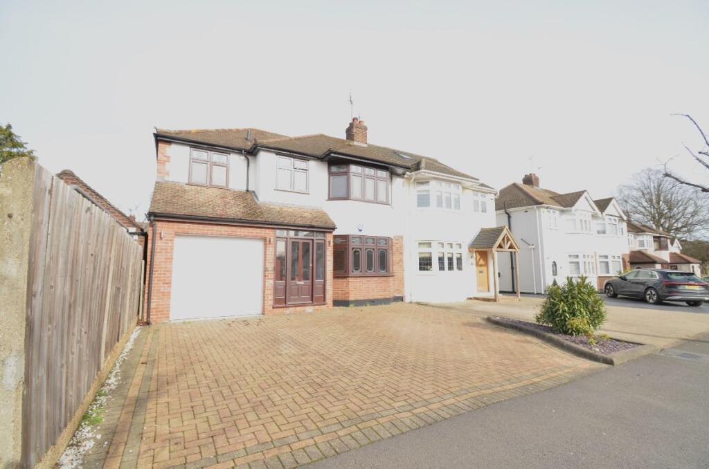 5 bed Semi Detached for rent in Romford. From Lux Homes - London & Essex 5 bed Semi Detached for rent in Romford. From Lux Homes - London & Essex