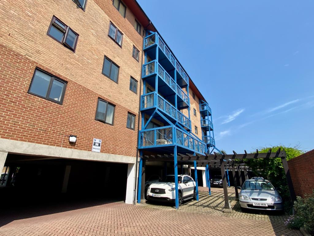 2 bed Apartment for rent in Northfleet. From M & M Estate & Letting Agents - Gravesend