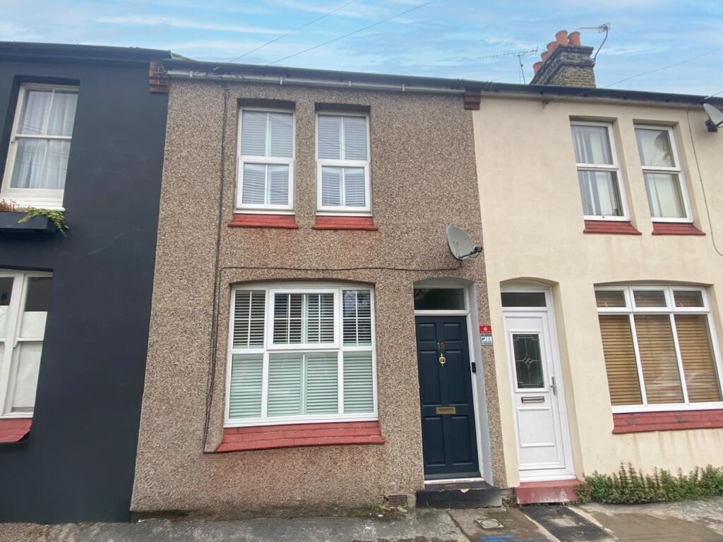 2 bed Mid Terraced House for rent in Gravesend. From M & M Estate & Letting Agents - Gravesend