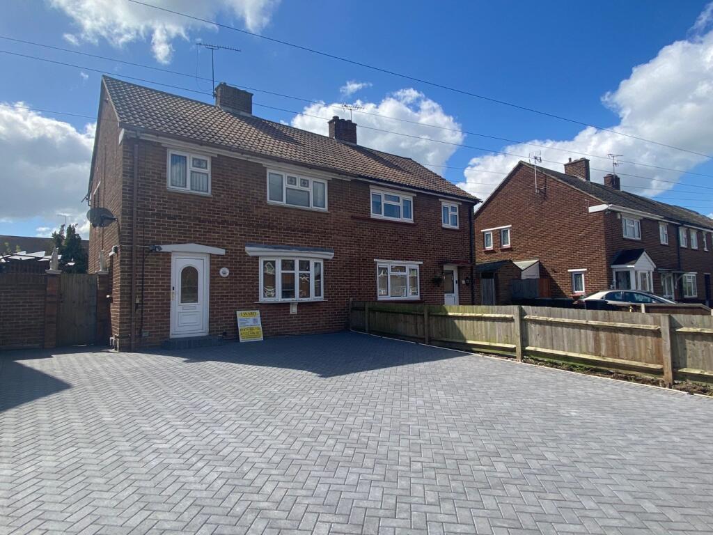 3 bed Semi-Detached House for rent in Northfleet. From M & M Estate & Letting Agents - Gravesend