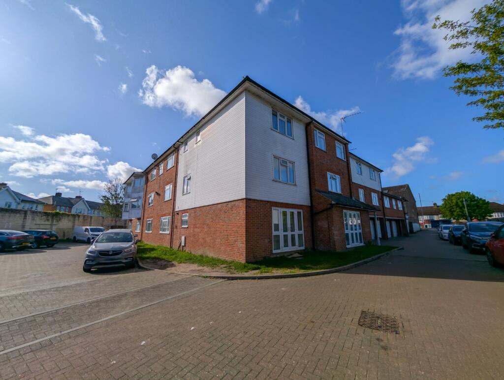 2 bed Apartment for rent in Gravesend. From M & M Estate & Letting Agents - Gravesend