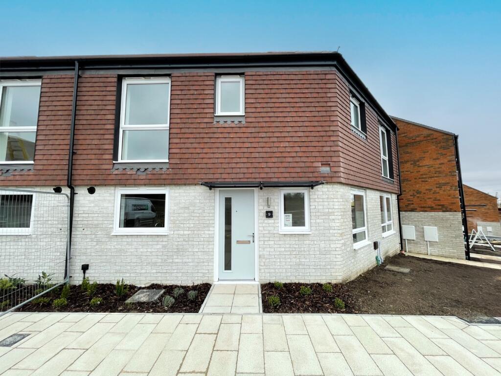3 bed Semi Detached for rent in Northfleet. From M & M Estate & Letting Agents - Gravesend