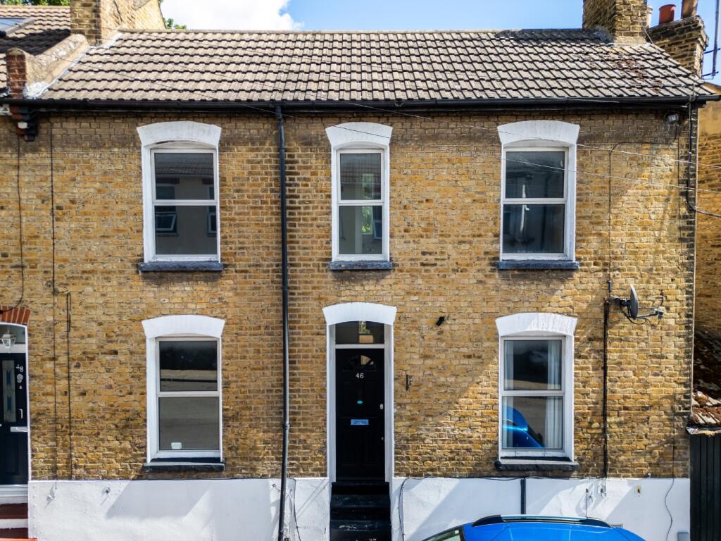 2 bed Mid Terraced House for rent in Chatham. From M & M Estate & Letting Agents - Gravesend