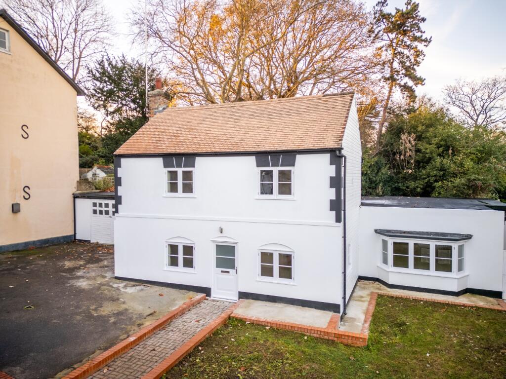 4 bed Detached for rent in Gravesend. From M & M Estate & Letting Agents - Gravesend