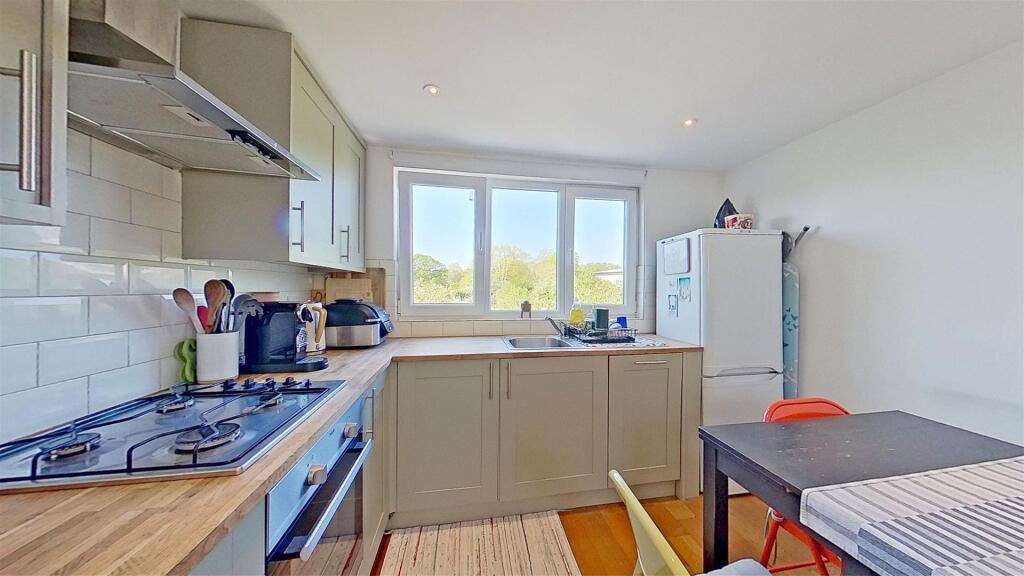 1 bed 1st Floor Flat for rent in London. From Maalems