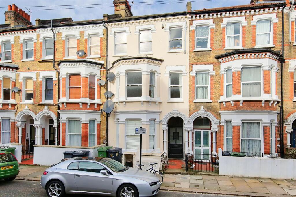 1 bed 1st Floor Flat for rent in Clapham. From Maalems