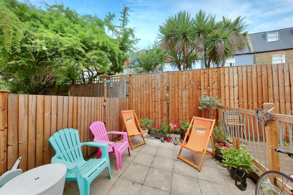 2 bed Annexe for rent in Wandsworth. From Maalems