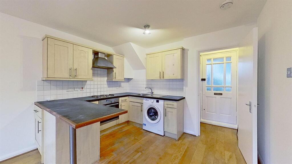1 bed 1st Floor Flat for rent in Stoneleigh. From Maalems
