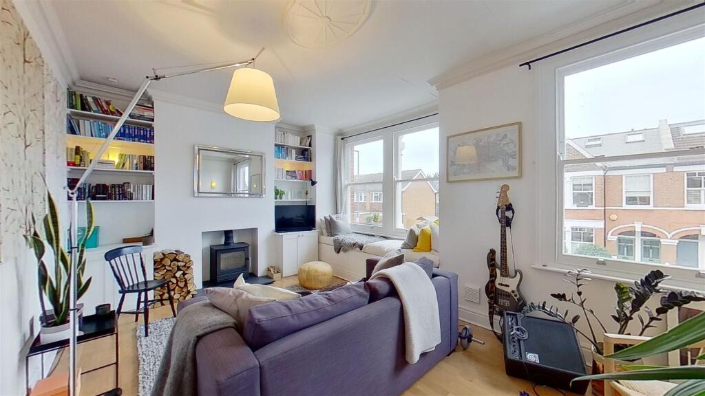 3 bed 1st Floor Flat for rent in Wandsworth. From Maalems