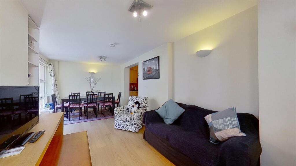 3 bed 1st Floor Flat for rent in Wandsworth. From Maalems