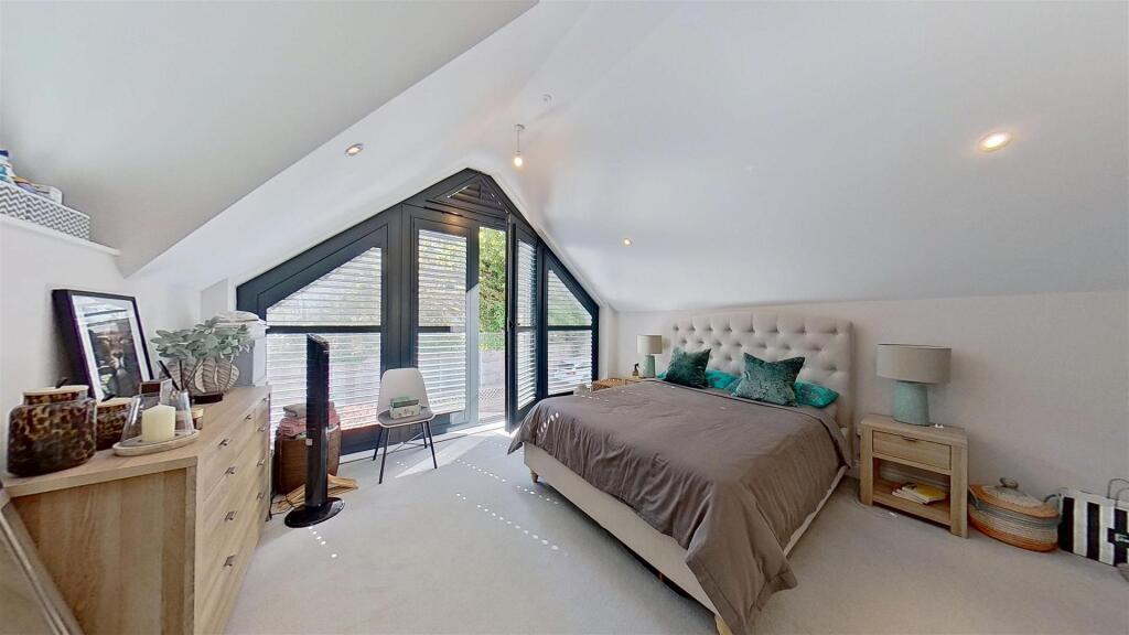 2 bed Detached for rent in Surbiton. From Maalems