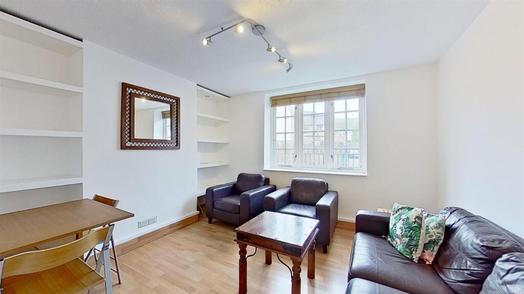 2 bed 1st Floor Flat for rent in London. From Maalems