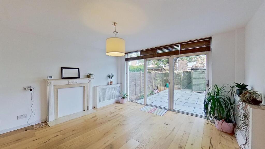 3 bed Mid Terraced House for rent in Wandsworth. From Maalems 3 bed Mid Terraced House for rent in Wandsworth. From Maalems