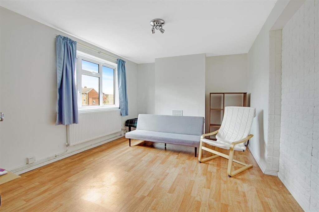 3 bed Apartment for rent in Keston Mark. From Madison Brook - Lewisham