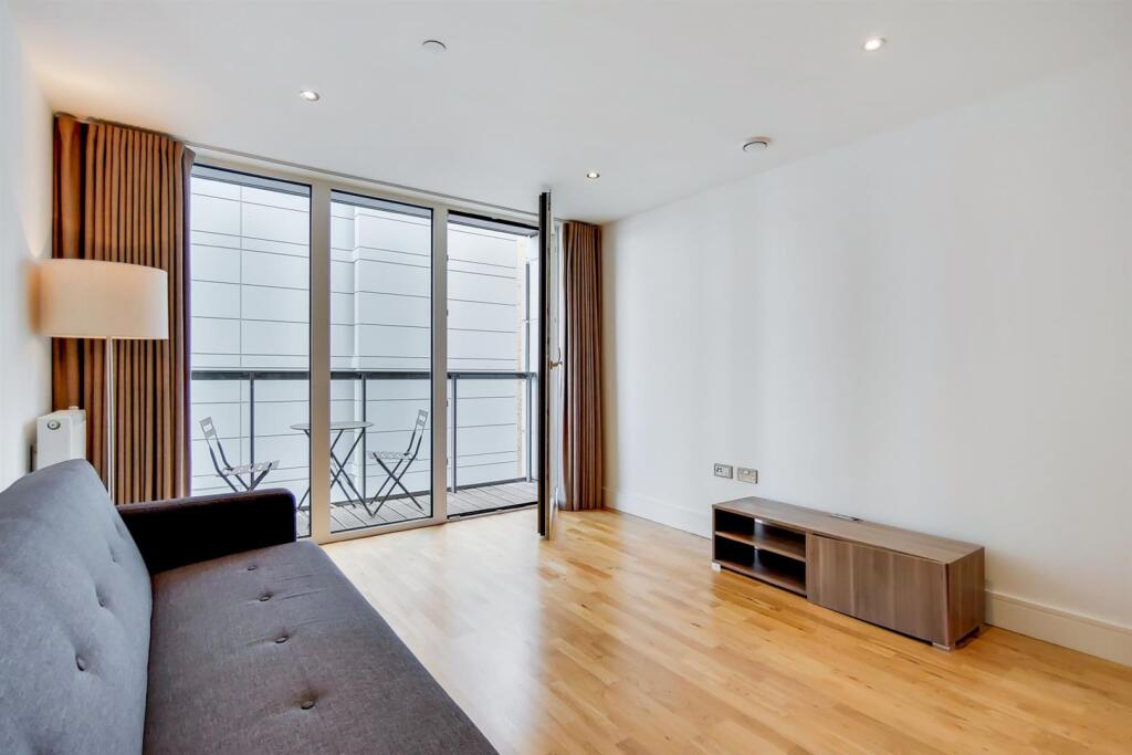 2 bed Apartment for rent in Greenwich. From Madison Brook - Lewisham