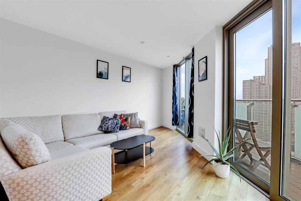 2 bed Penthouse for rent in Lewisham. From Madison Brook - Lewisham