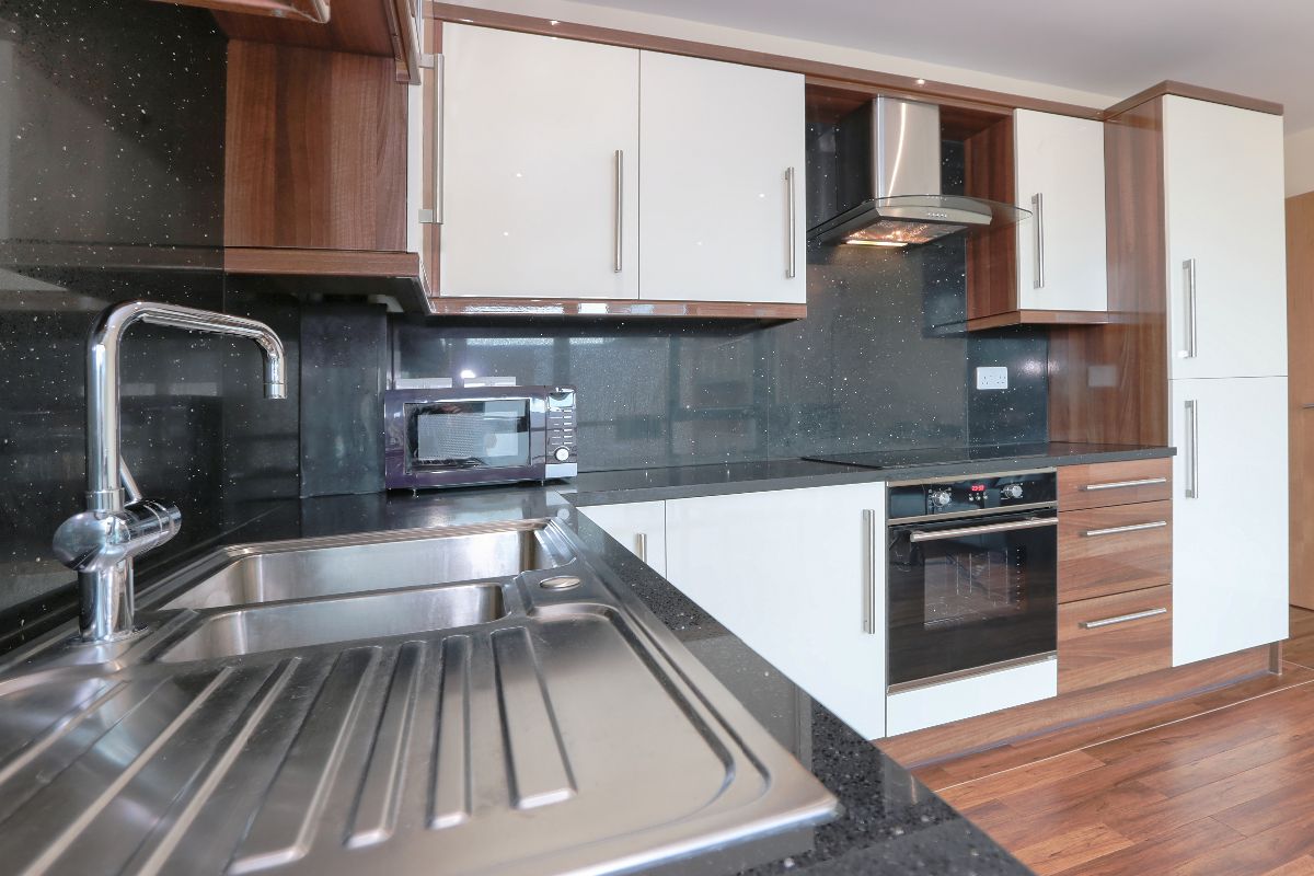 3 bed Apartment for rent in Sheffield. From MAF Properties - Sheffield