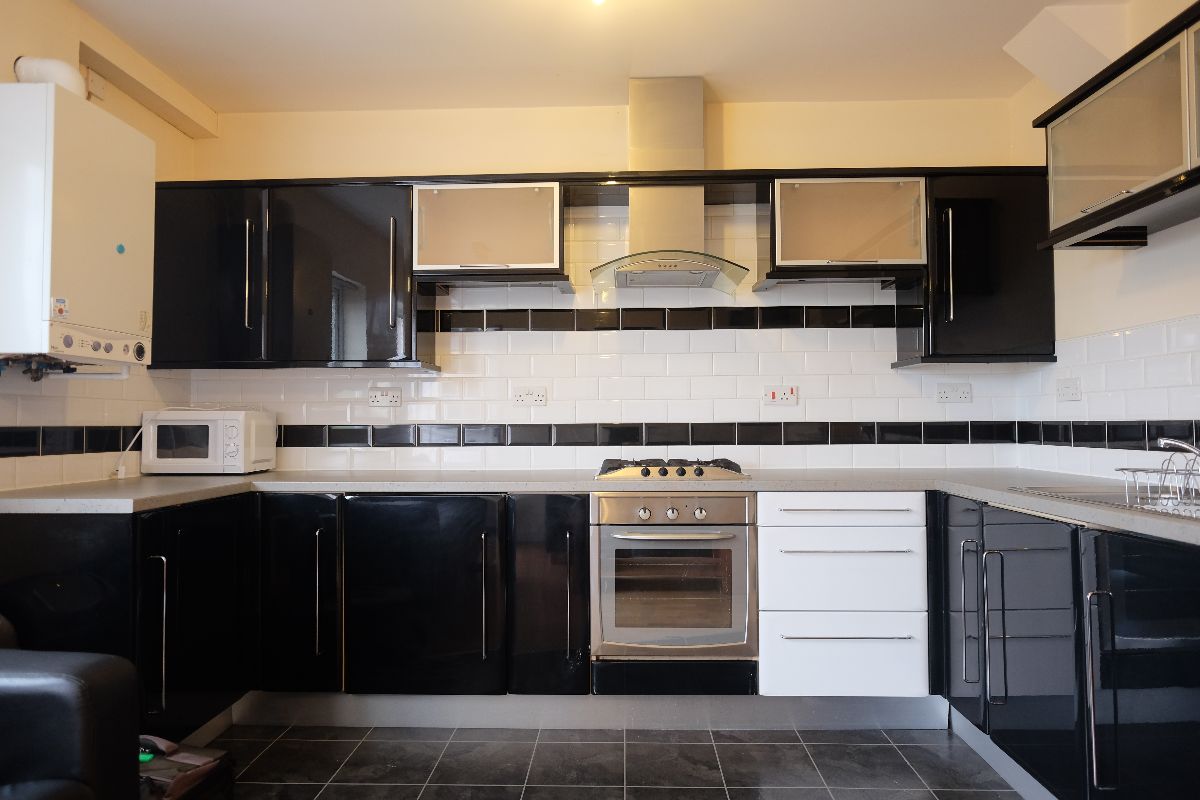 3 bed 1st Floor Flat for rent in Sheffield. From MAF Properties - Sheffield