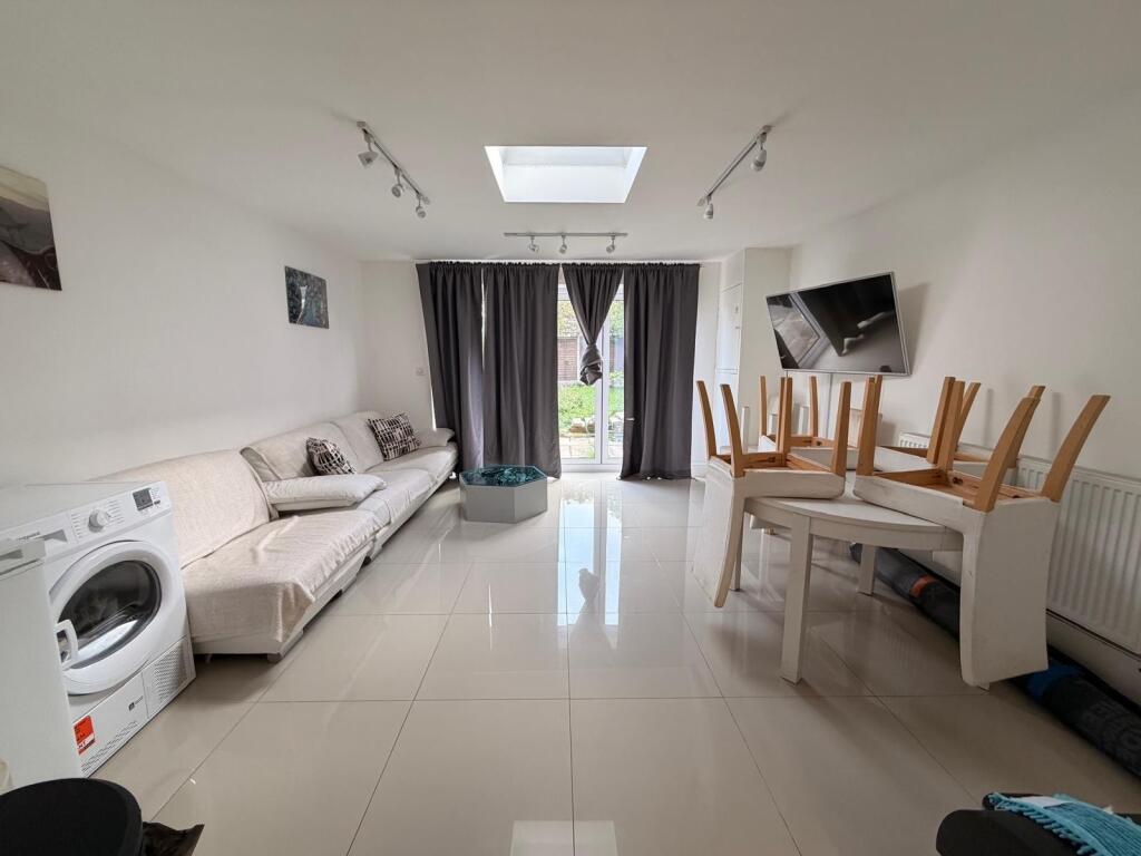 0 bed Apartment for rent in Catford. From Mann Lettings - Beckenham