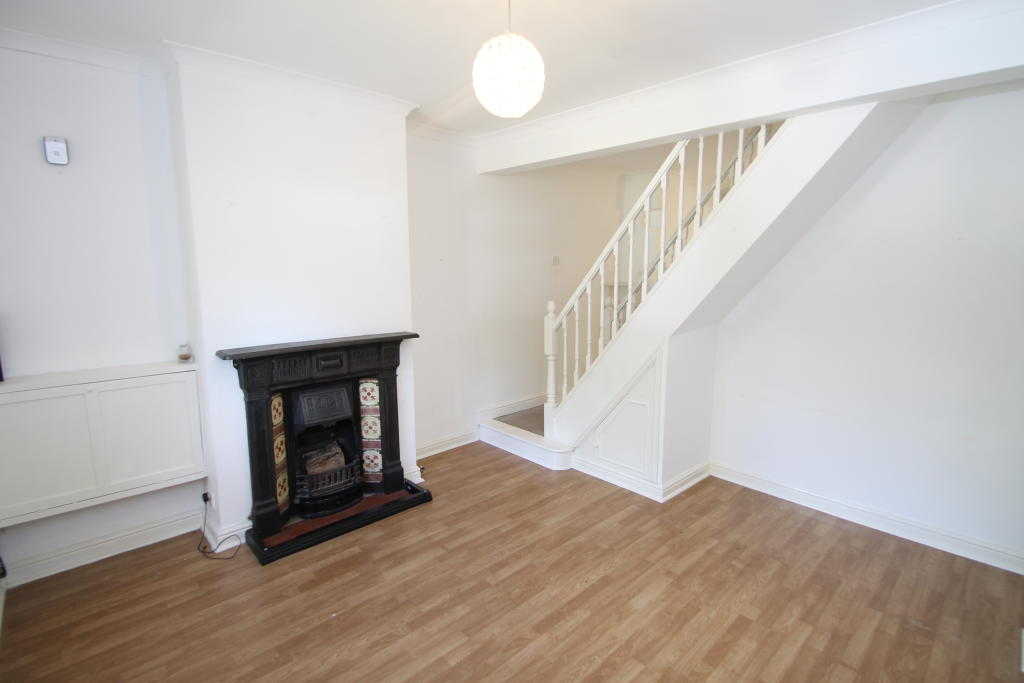 2 bed Mid Terraced House for rent in Swanley. From Mann - Swanley