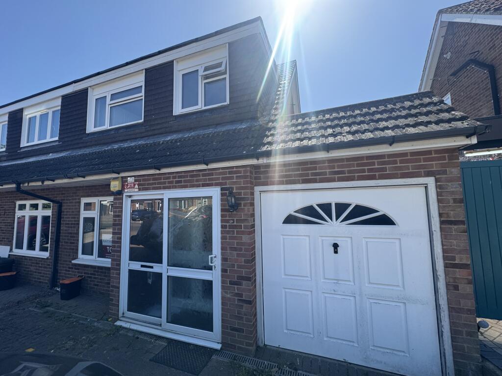 5 bed Detached for rent in Hextable. From Mann - Swanley