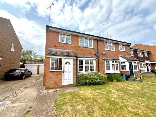 3 bed Semi Detached for rent in Swanley. From Mann - Swanley 3 bed Semi Detached for rent in Swanley. From Mann - Swanley