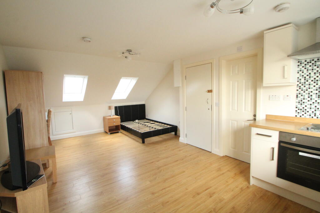 4 bed Studio for rent in Swanley. From Mann - Swanley