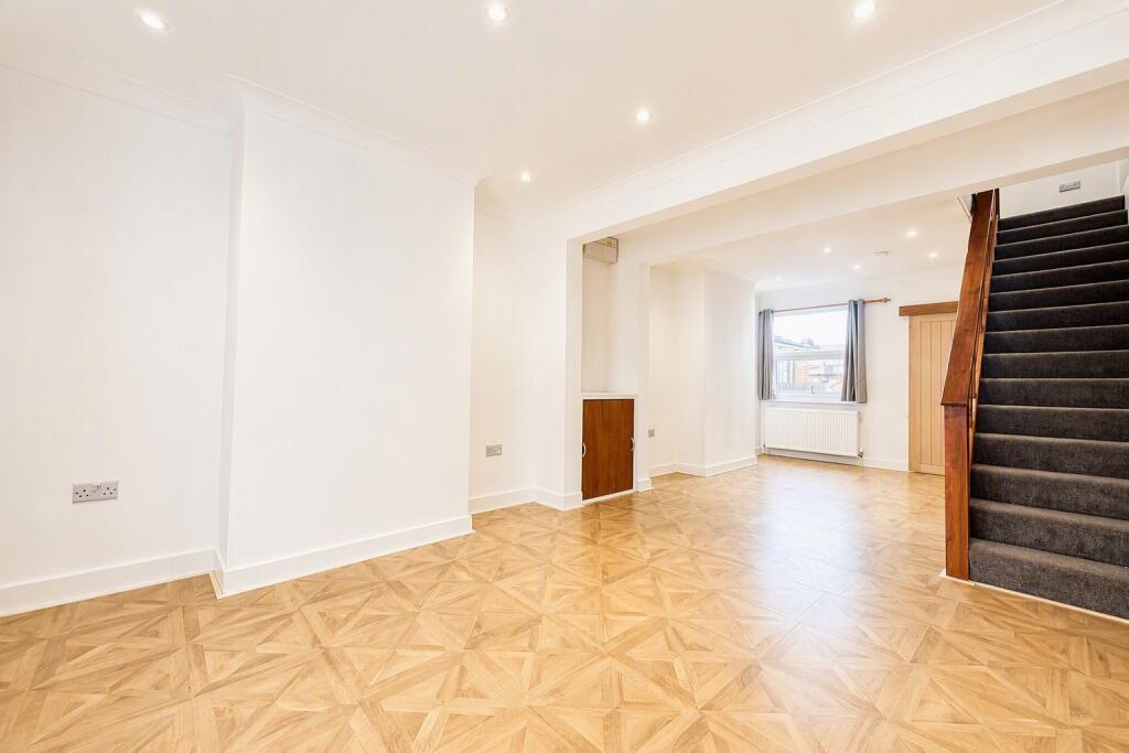 3 bed Detached for rent in Sittingbourne. From Mann - Swanley