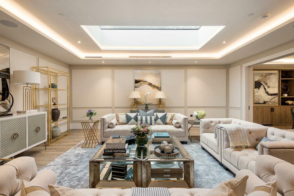 6 bed Detached House for rent in Chelsea. From Mark Tunstall Property