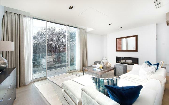 3 bed Apartment for rent in Paddington. From Mark Tunstall Property
