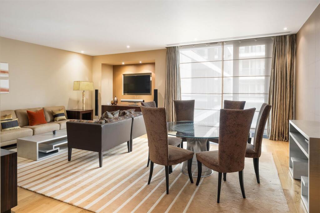 3 bed Apartment for rent in Chelsea. From Mark Tunstall Property